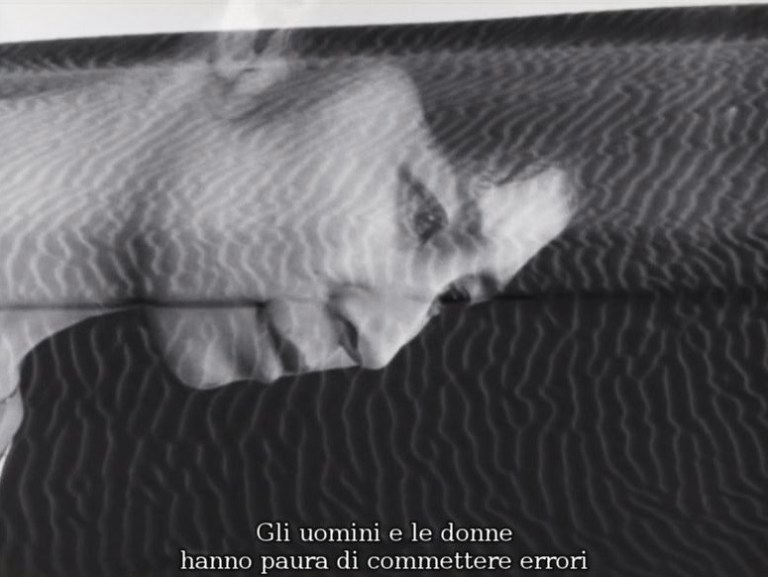 woman_in_the_dunes-4