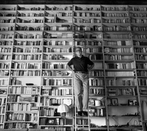 valerio-magrelli-e-libreria-450x402